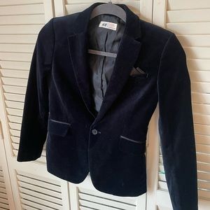 Black velvet sport coat. H&M